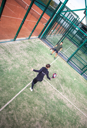 Padel is er voor iedereen. Kom jij ook proberen? C2C57511.jpg