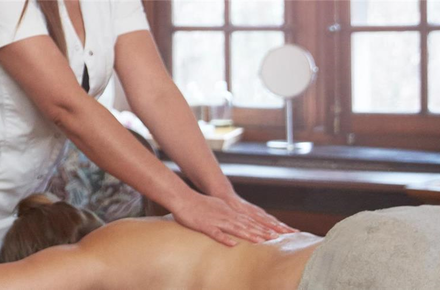 Herbal Cocooning Massage 50'