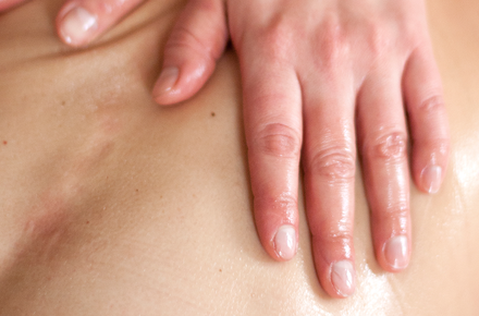 Massage corporel aux huiles essentielles 50'