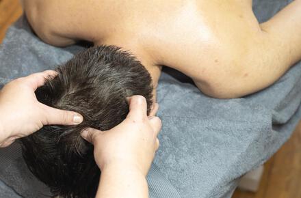Massage du dos et du crâne (25’)