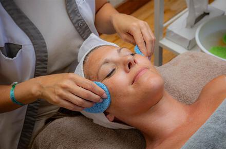 Personalised facial treatment 50 mins