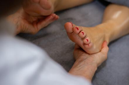 Foot and calf massage (25min.)