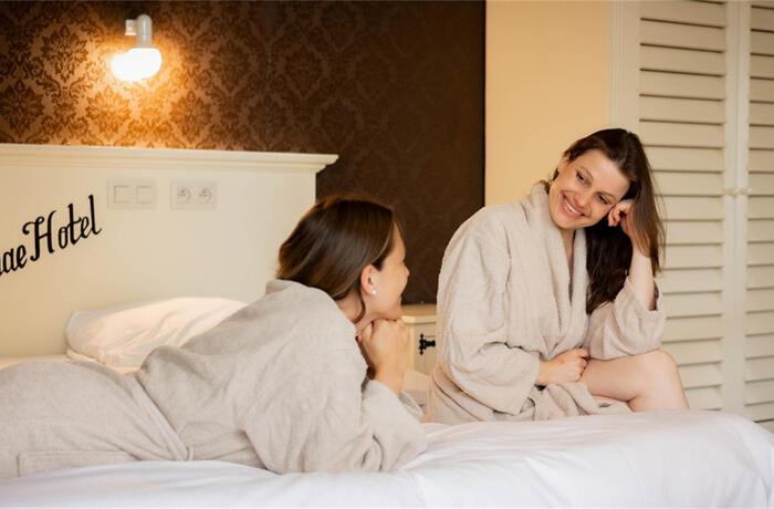 Spring Escape Promo 2026 (2p)