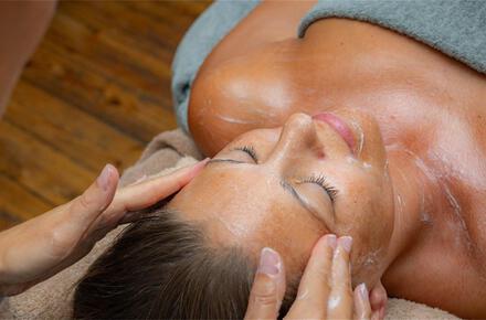 Offer: Summer Glow Facial 50 mins